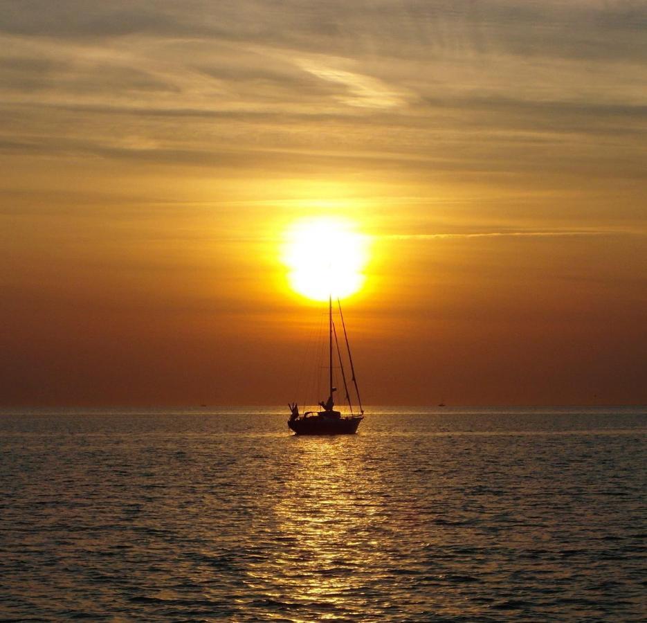 Uit Alle Windstreken Hindeloopen Dış mekan fotoğraf